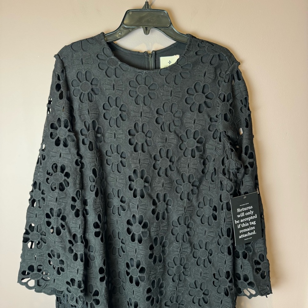 NWT Tuckernuck Noir Eyelet Hutton Dress Classy - Picture 6 of 13